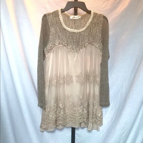 5 pounds of Woman’s resell bundle and I also offer children's and men's or a mix - Picture 13 of 16